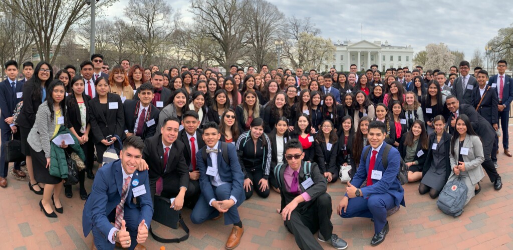 Windrose 2019 DC Summit Students in front of White House